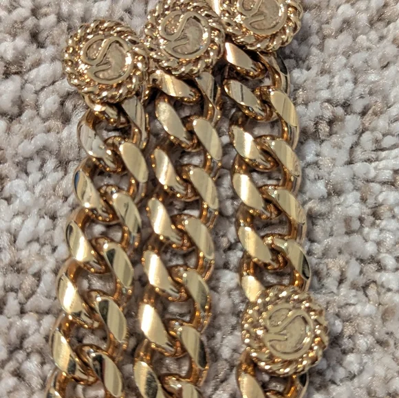 Stunning St. John Vintage 1980's-90' Gold Chain Belt with Medallion Accents - Picture 12 of 17
